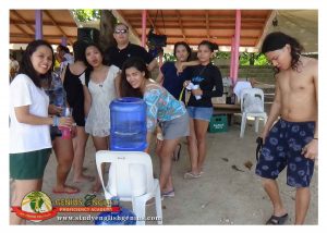 Prices study English in the Philippines